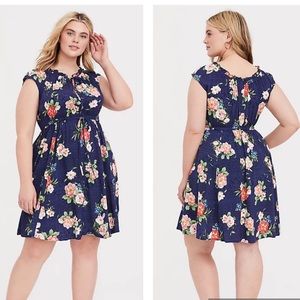 Torrid | Womens Floral Tie Waist A Line Dress Size 1 (14/16)